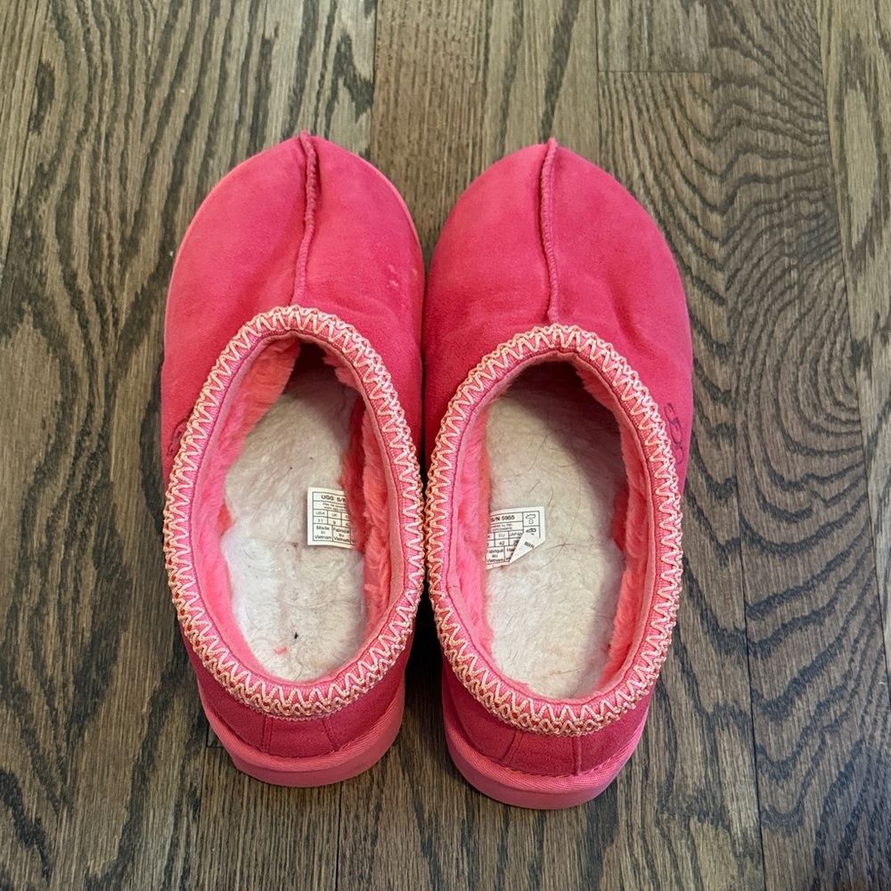 Women’s UGG slippers
